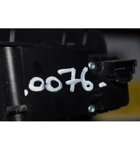 A2048703951 Mercedes  W204 Schalter PDC Off Sitzheizung  -0076,1-