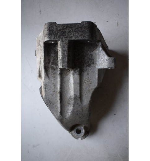  A6512235704 Mercedes  W447 Motor Halterung   -1701-