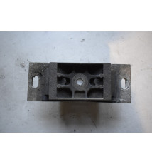 8200676857   Renault Master III Motorhalter  Halterung  -1731-