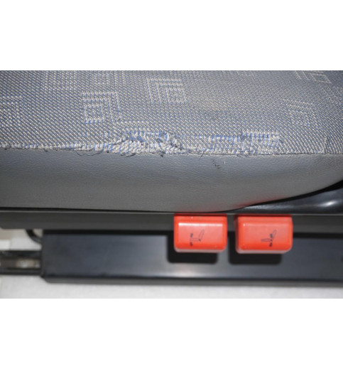 Mercedes-Benz Mercedes Sprinter W901-W905 Sitz Fahrersitz vorne links -3209- Sitze