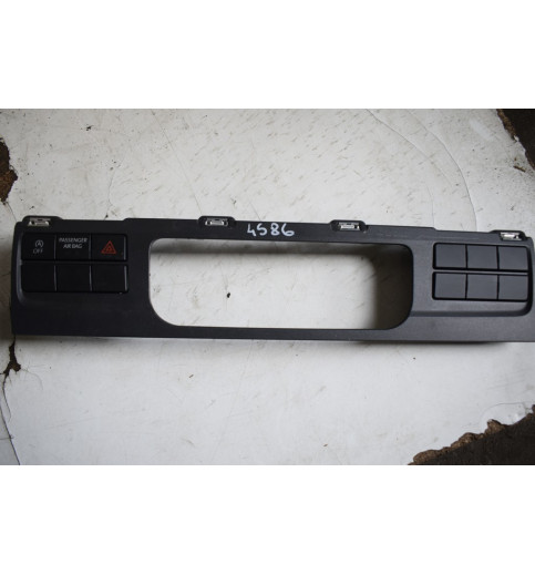 7E0857304D VW T6  Schalter Warnblinker Verkleidung -4586-