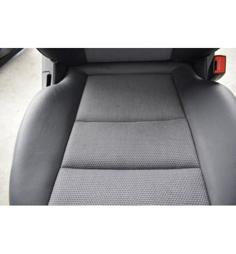 Mercedes-Benz Mercedes W204 Sitz Beifahrersitz  Vorne Rechts -4621- Sitze