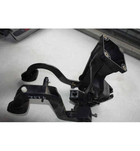 A9012902416 Mercedes W901-904 Pedalbock Bremspedal  -4732-