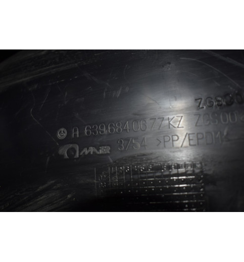 Mercedes W639 Radhausschale hinten  rechts  A6396840677 -5484-