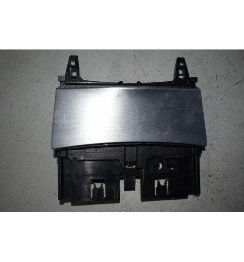 A2046800179 A2046801350 Mercedes E-C-Klasse Aschenbecher Mitte vorne  -6578-