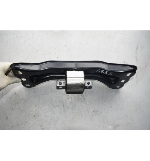 Mercedes  W204  Getriebehalter Lager A2042420901  -6755-