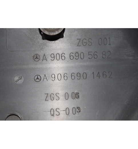 A9066901462 A9066905682 Mercedes W906 Schutzleiste vor Radlauf rechts - 7487-