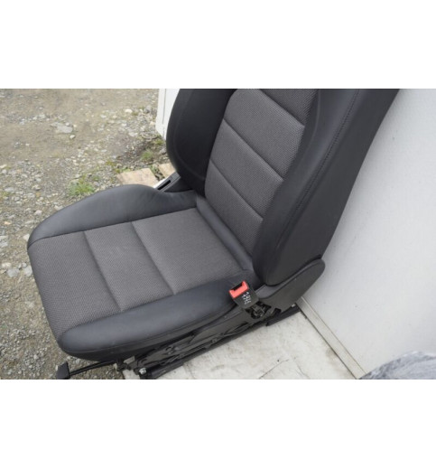 Mercedes-Benz Mercedes W204 Sitz Beifahrersitz  Vorne Rechts  -7975- Sitze