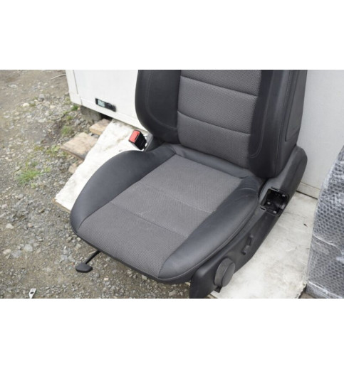 Mercedes-Benz Mercedes W204 Sitz Fahrersitz  Vorne Links  -7976- Sitze