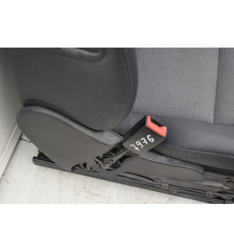 Mercedes-Benz Mercedes W204 Sitz Fahrersitz  Vorne Links  -7976- Sitze