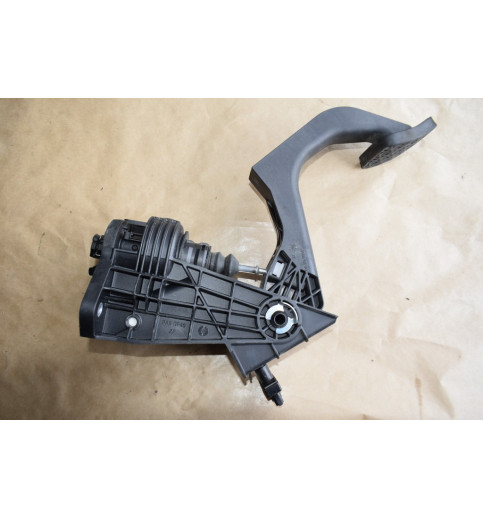 A4472901601 Mercedes Vito W447 Kupplungspedal  -8303-