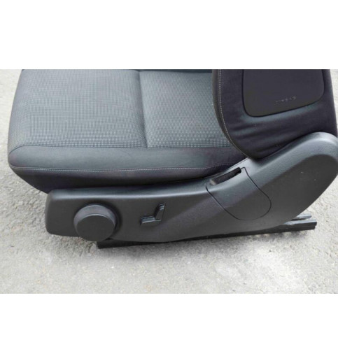 Mercedes-Benz Mercedes W204 Sitz Fahrersitz  Vorne Links  -8318- Sitze