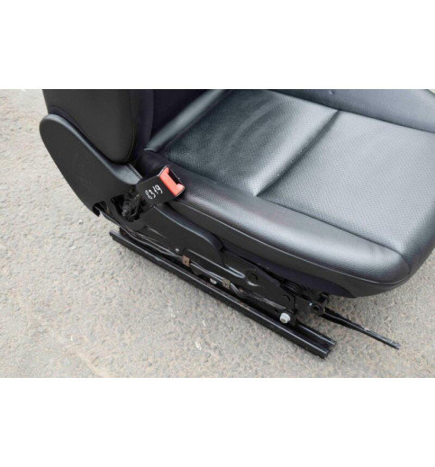 Mercedes-Benz Mercedes W204 Sitz Fahrersitz  Vorne Links -8319- Sitze