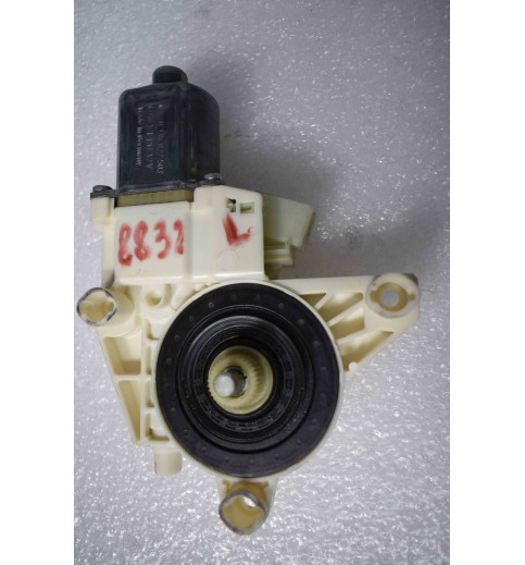 Mercedes-Benz A2048200142 Mercedes W204 Fensterhebermotor  -8832- Schalter, Kontrollelemente & Zündschlösser