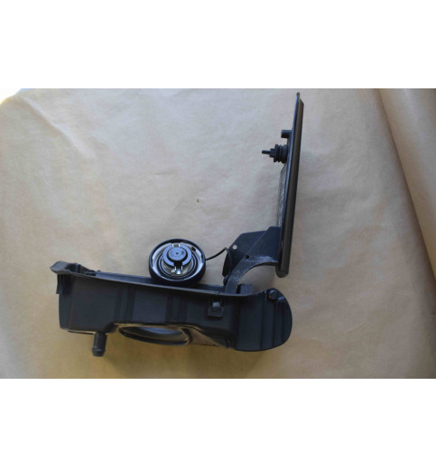 A2047500103 A2045842815 Mercedes C-Klasse W204 Tankdeckel Tankklappe -9355-