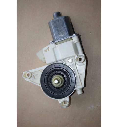 A2048200642 Mercedes W204 Fensterhebermotor  -9435-