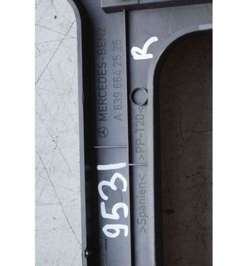  A6396642525 Mercedes W639 Verkleidung Abdeckung Sitzkonsole - 9531-