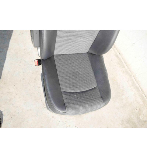 Mercedes-Benz Mercedes Vito W639 Sitz Fahrersitz EINZELSITZ Vorne Links  -9568- Sitze