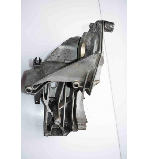 Violkswagen VW Crafter Halter Lichtmaschine Träger 076145167  -10206- Sonstige