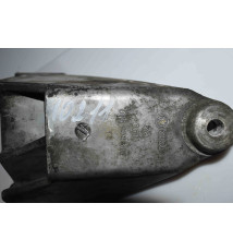 076199307  VW Crafter  Motorhalter   -10211-