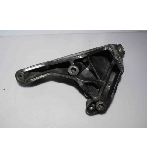 076199307  VW Crafter  Motorhalter   -10211-