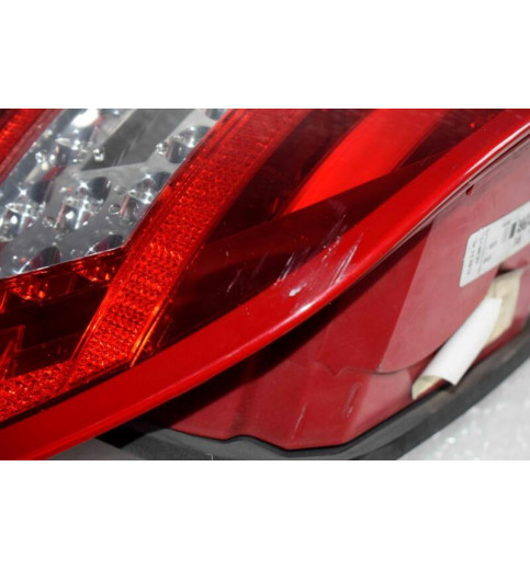 Mercedes-Benz Mercedes W204 Rücklicht Facelift LED links Kombi A2048204664 -11445- ECUs & Steuergeräte