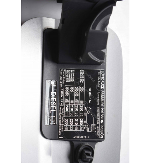 A2047500103 A2045842815 Mercedes C-Klasse W204 Tankdeckel Tankklappe -11464-