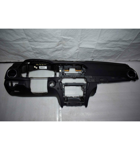 Mercedes W204 Armaturenbrett A2046805787 -12824-