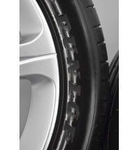Mercedes W204 C180 Sommerreifen DOT0524 DUNLOP 235/45ZR17 -13242