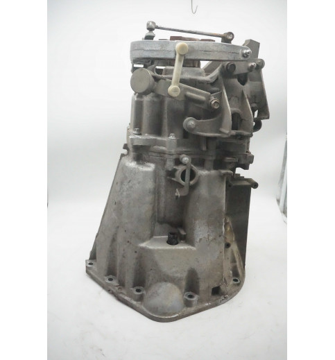 Mercedes-Benz Mercedes Vito W639 Getriebe 716637  A6392602300 -13859- Schaltgetriebe