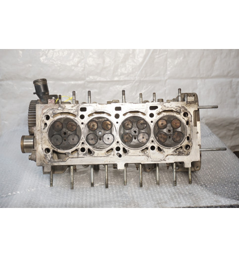 Opel Insignia  2.0  Zylinderkopf mit Nockenwellengehäuse GM 55565668 55571949