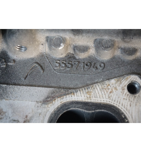 Opel Insignia  2.0  Zylinderkopf mit Nockenwellengehäuse GM 55565668 55571949