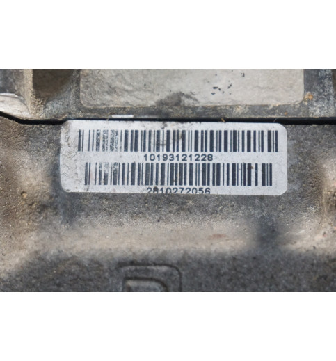 Opel Insignia  2.0  Zylinderkopf mit Nockenwellengehäuse GM 55565668 55571949