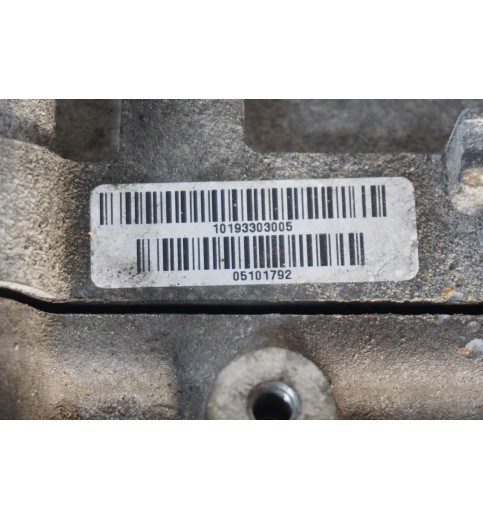Opel Insignia  2.0  Zylinderkopf mit Nockenwellengehäuse GM 55565668 55571949