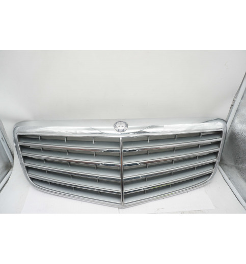 Mercedes-Benz Mercedes W211 E-Klasse Kühlergrill BESCHÄDIGT   A2118801783   -14064- Front- & Kühlergrills