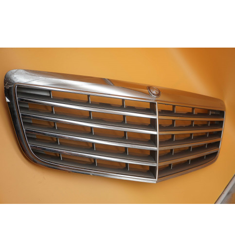 Mercedes-Benz Mercedes W211 E-Klasse Kühlergrill BESCHÄDIGT   A2118801783   -14064- Front- & Kühlergrills