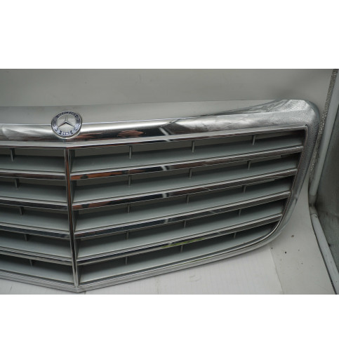 Mercedes-Benz Mercedes W211 E-Klasse Kühlergrill BESCHÄDIGT   A2118801783   -14064- Front- & Kühlergrills