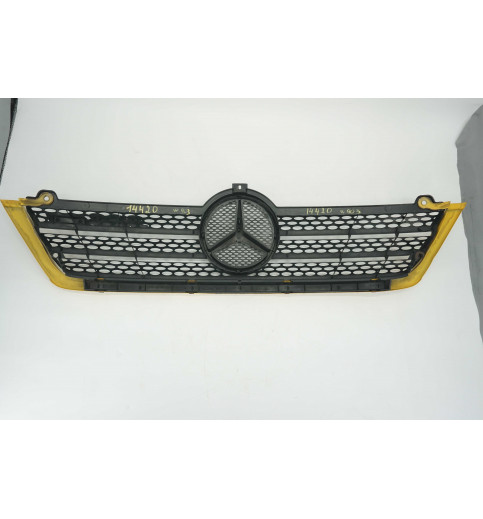 Mercedes-Benz Mercedes W901-W905 Kühlergrill  A9018800385  -14420- Front- & Kühlergrills