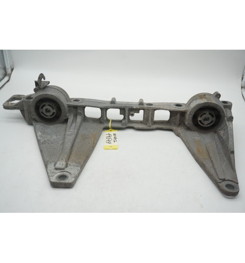 Mercedes-Benz A4473530000 Mercedes V-Klasse W447 Halter Differentialgehäuse -14649- Halterungen fürs Getriebe & Antrieb