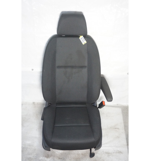  Mercedes W907 Sitz vorne rechts schwarz 