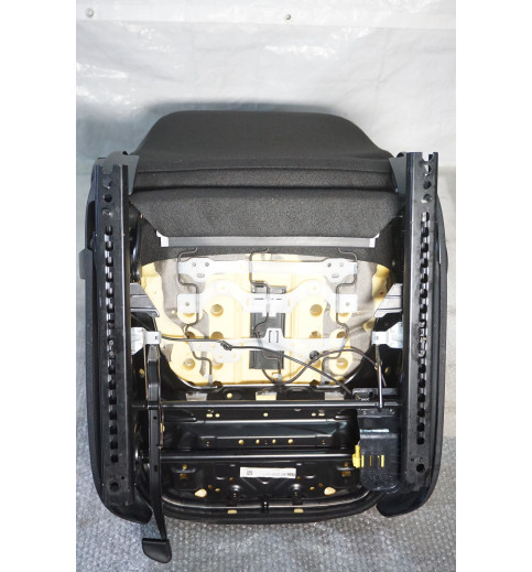  Mercedes W907 Sitz vorne rechts schwarz 