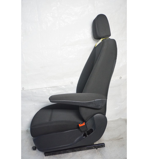  Mercedes W907 Sitz vorne rechts schwarz 