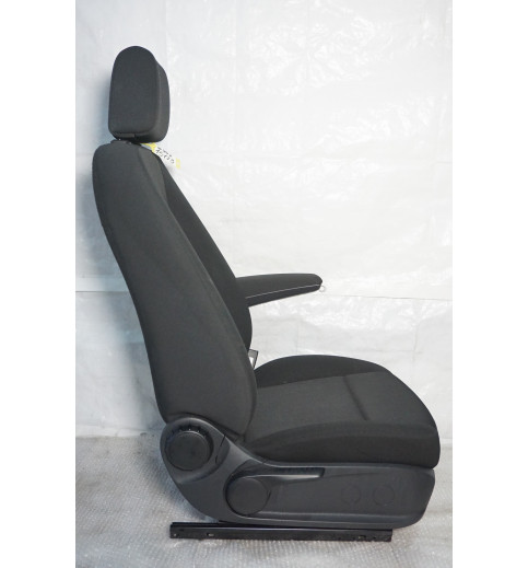  Mercedes W907 Sitz vorne rechts schwarz 